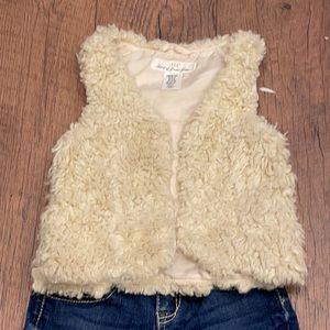 H&M faux shearling vest. Size 2-4Y. Excellent condition